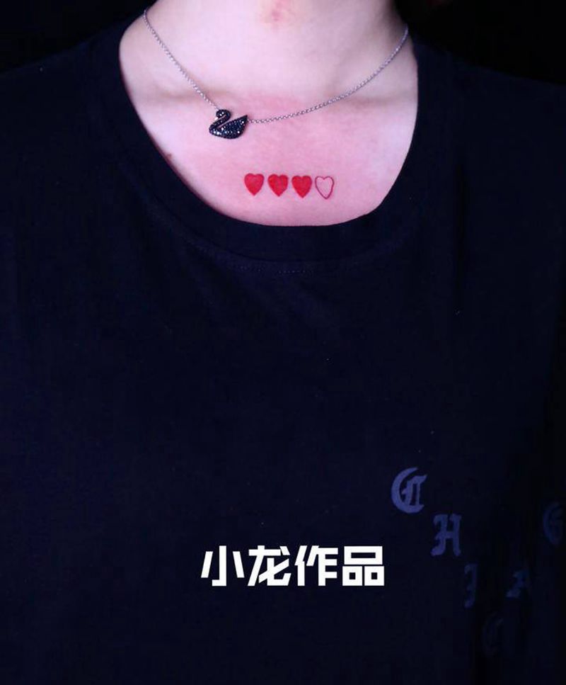 小心心纹身图片_胸部纹身图案