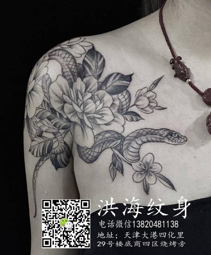 素花纹身图片_肩部纹身图案