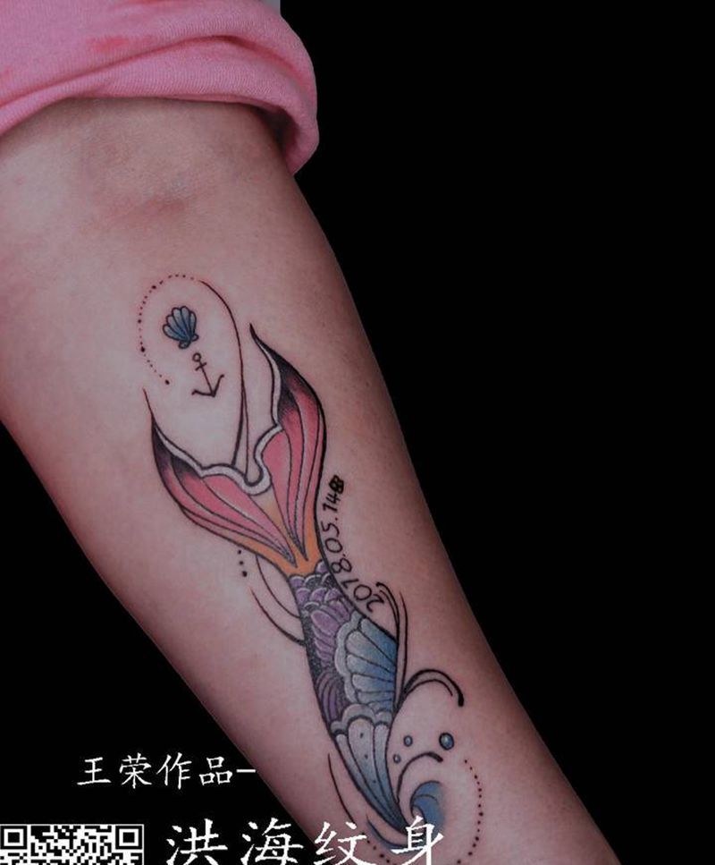 鱼纹身图片_手臂新传统纹身图案