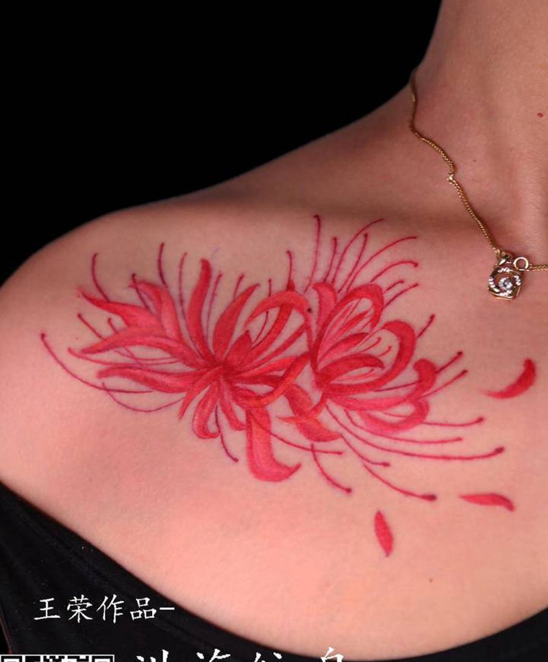 彼岸花纹身图片_胸部新传统纹身图案