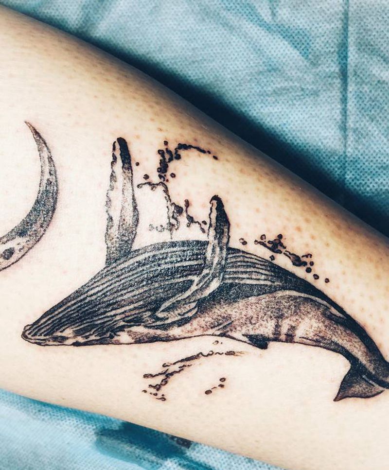 鯨魚纹身图片_腿部点刺图腾纹身图案