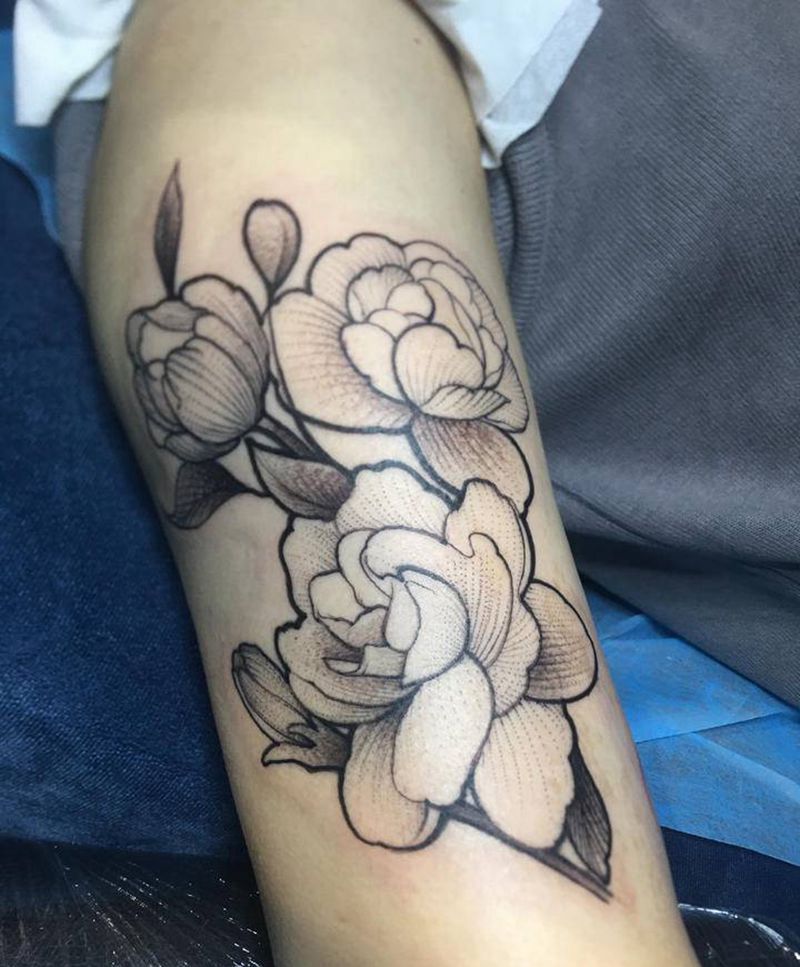 素花纹身图片_手臂点刺素花纹身图案