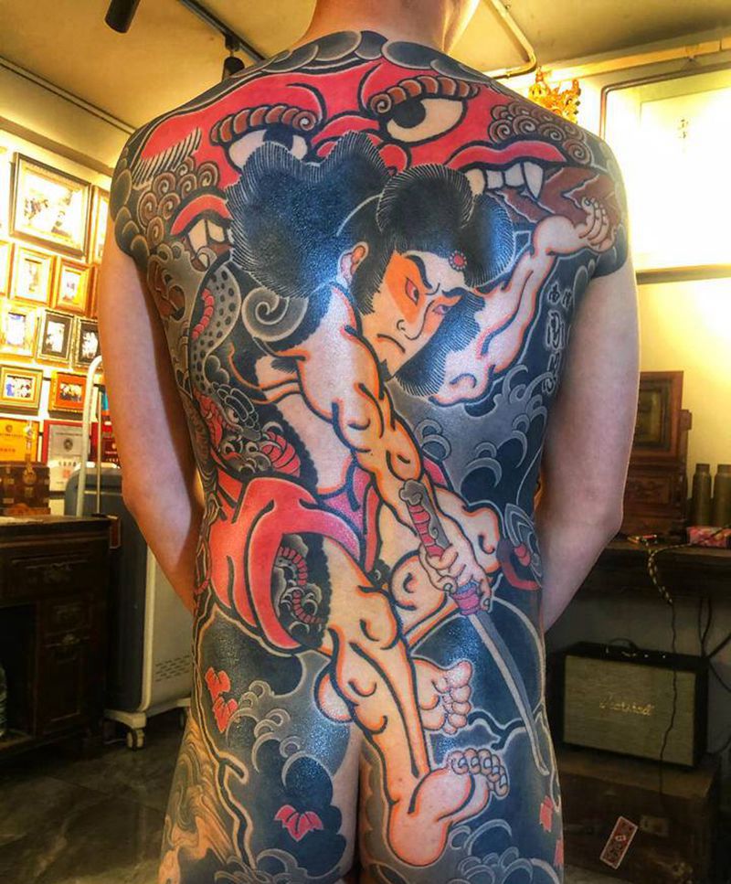 張順破水門纹身图片_背部老传统纹身图案