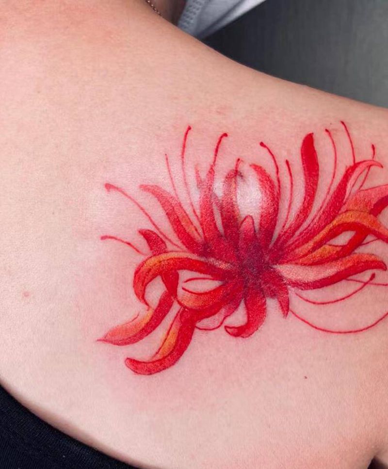 彼岸花纹身图片_背部纹身图案