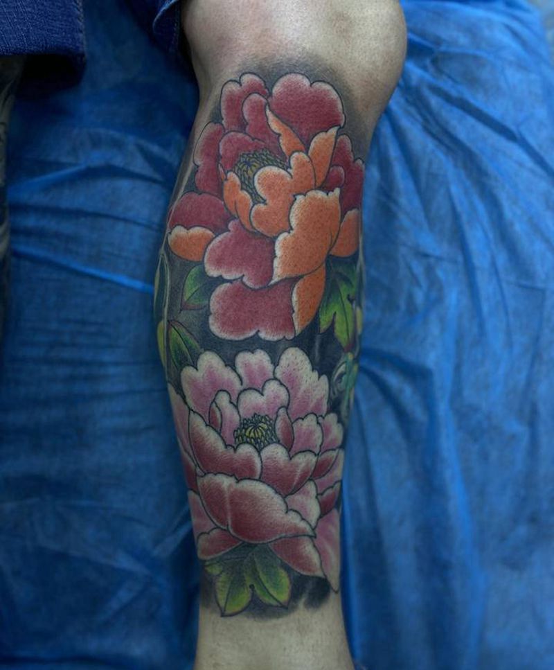 牡丹花纹身图片_腿部脚部新传统水彩纹身图案