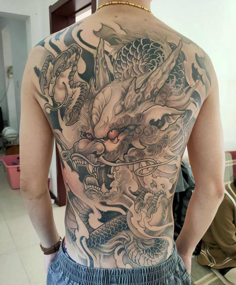 龙龙纹身图片_背部纹身图案