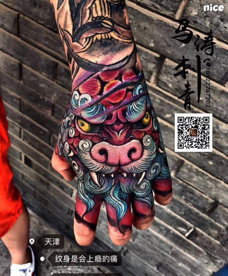 手面唐狮纹身图片_成品手部传统人物纹身图案