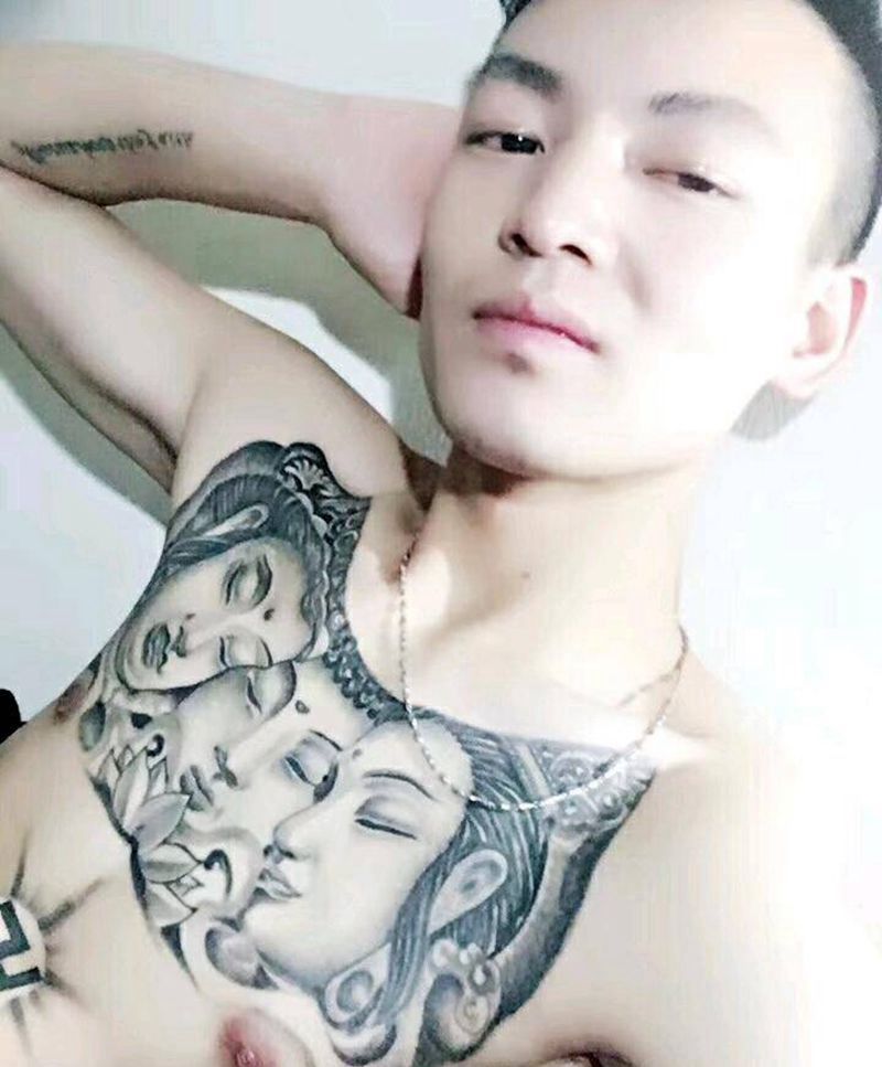 三面佛恢复后纹身图片_胸部成品纹身图案
