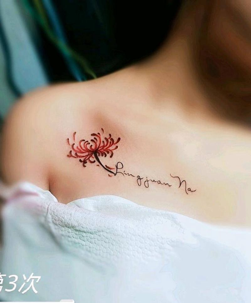 彼岸花纹身图片_胸部花纹身图案