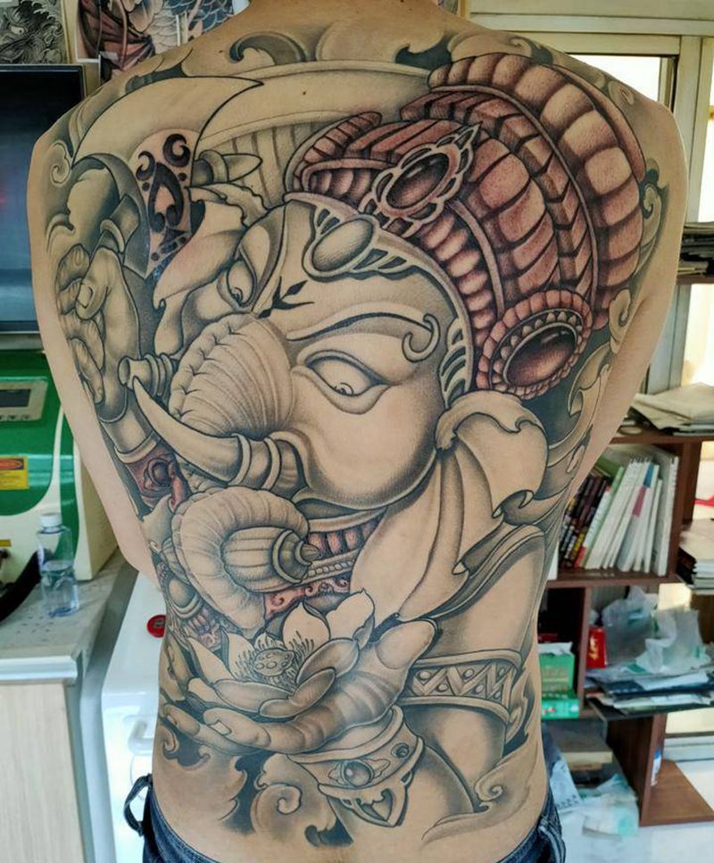 象神纹身图片_背部新传统纹身图案