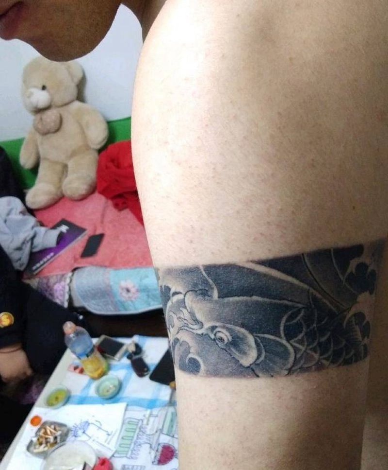 手绘传统臂环纹身图片_手臂老传统传统臂环纹身图案