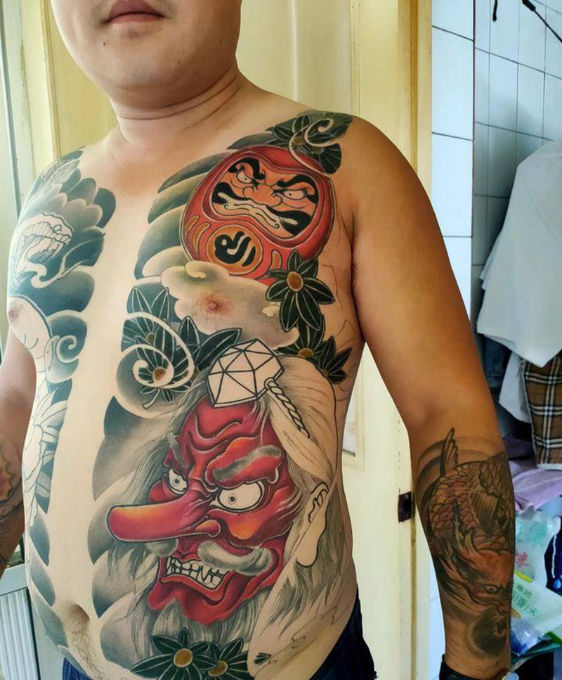 达摩纹身图片_胸部老传统纹身图案