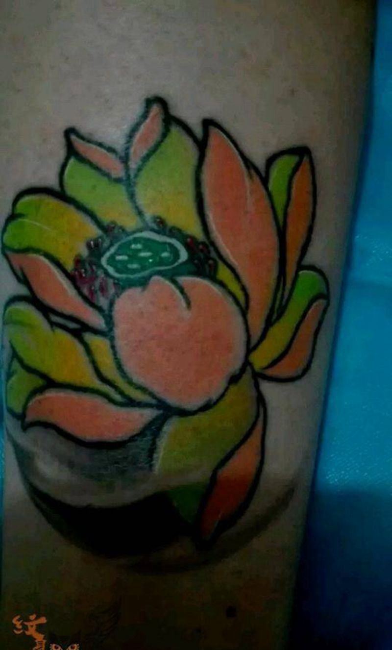 荷花纹身图片_