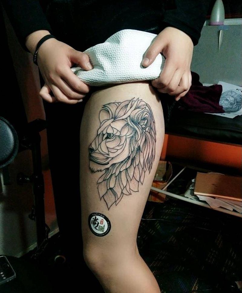 狮子纹身图片_腿部图腾点刺纹身图案