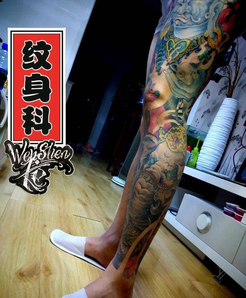 花腿最新进度纹身图片_腿部新传统象神黄财神花腿纹身图案