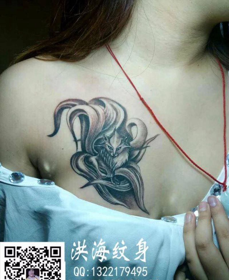 胸前狐狸纹身纹身图片_成品胸部欧美动物传统习俗肩部腰部纹身图案