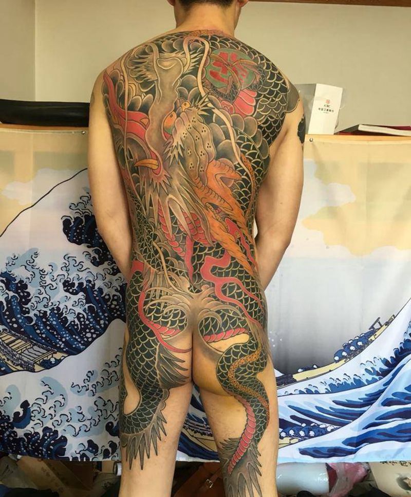 日本传统龙纹身图片_
