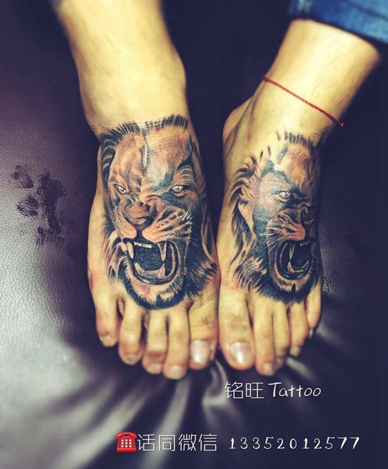 脚面雄狮纹身图片_
