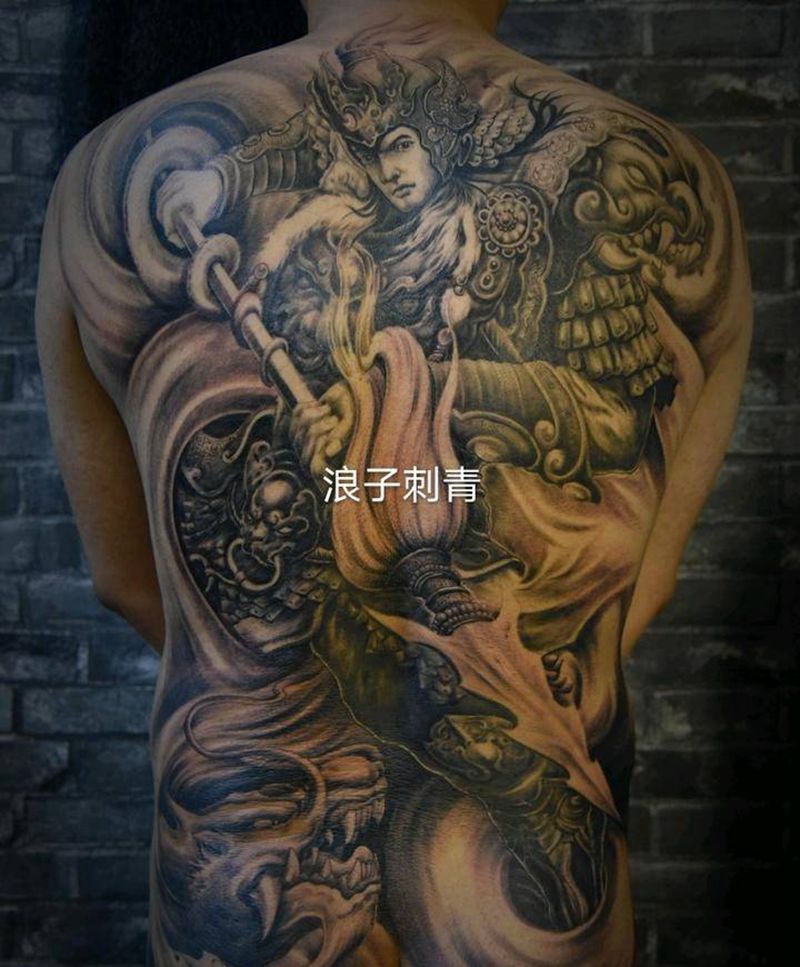 龙临纹身图片_背部新传统赵云纹身图案