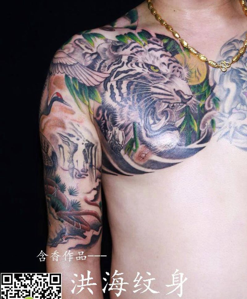 老虎仙鹤半甲纹身图片_胸部手臂新传统纹身图案
