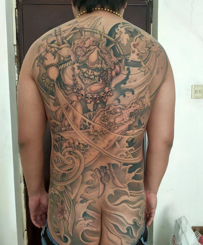 满背纹身图片_背部新传统纹身图案