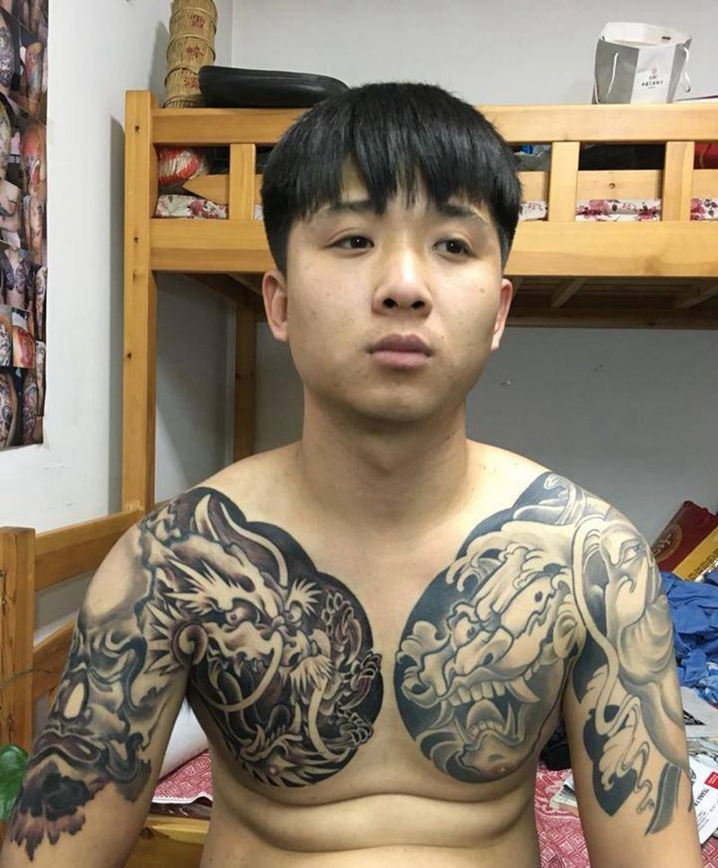 水墨半甲纹身图片_