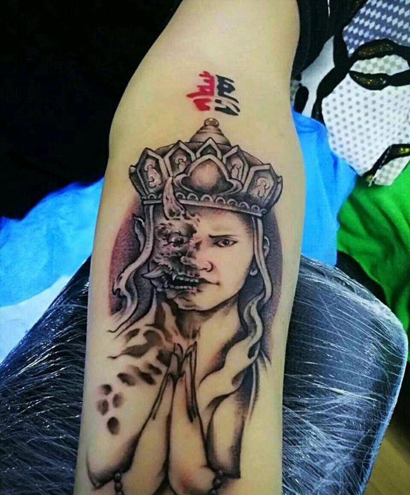 地藏王菩萨纹身图片_手臂新传统菩萨纹身图案