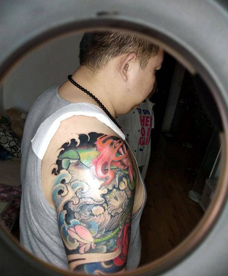 老活修改纹身图片_手臂新传统福狮纹身图案