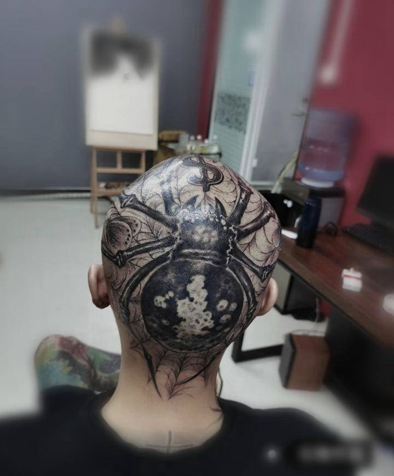 头部蜘蛛纹身图片_欧美写实头部蜘蛛纹身图案