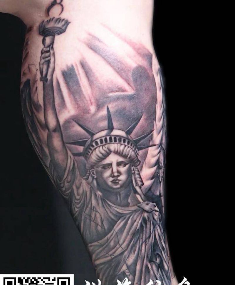 自由女神纹身图片_成品欧美腿部纹身图案