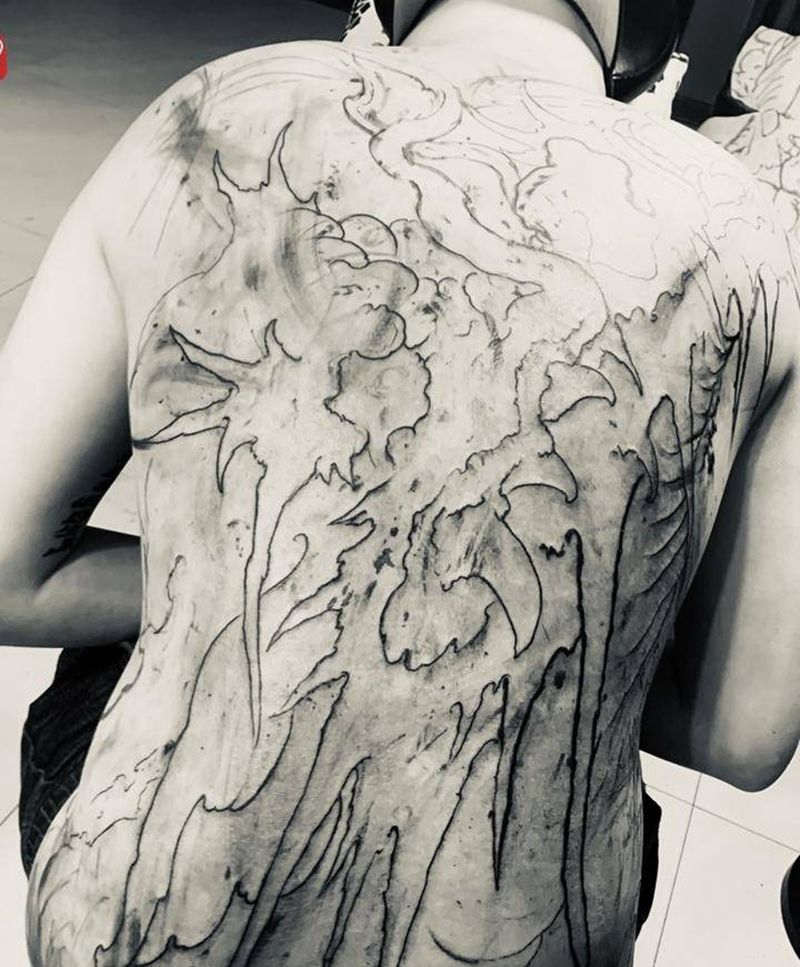 龙纹身图片_背部新传统龙纹身图案
