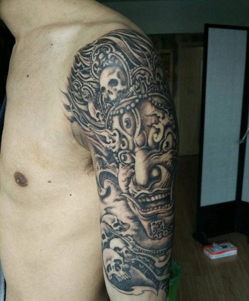 大黑天花臂纹身图片_