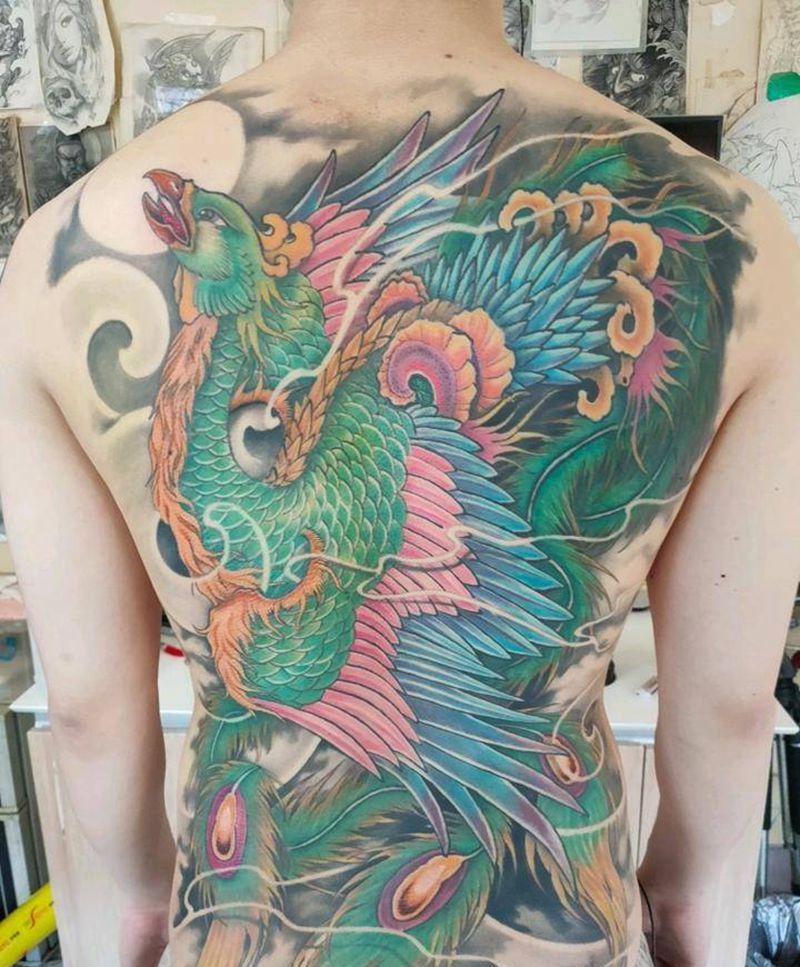 满背彩色凤凰纹身图片_背部新传统纹身图案