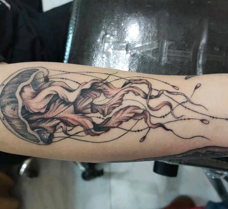 水母纹身图片_手臂New School纹身图案