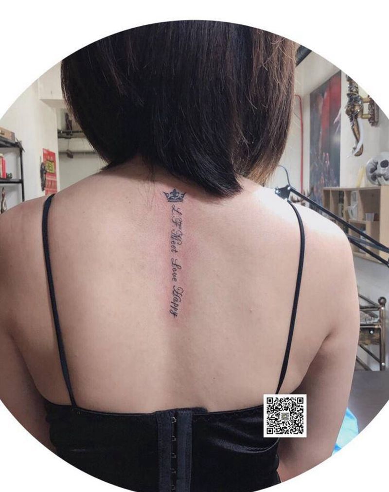 脊椎纹身纹身图片_背部小清新纹身图案