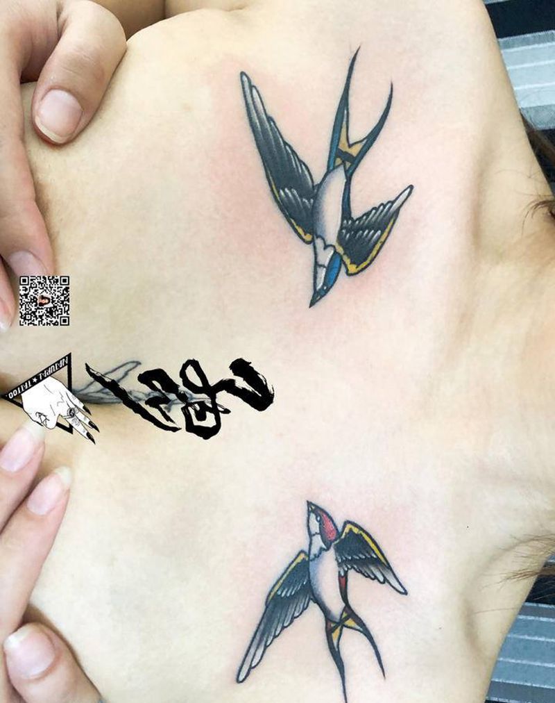 修改燕子纹身图片_胸部Old School修改坏纹身纹身图案