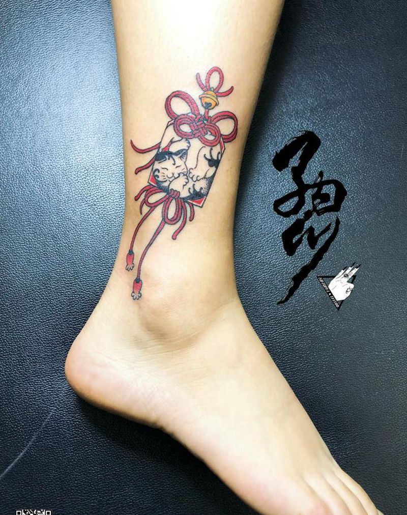 猫咪御守纹身图片_腿部水彩老传统日式传统纹身图案