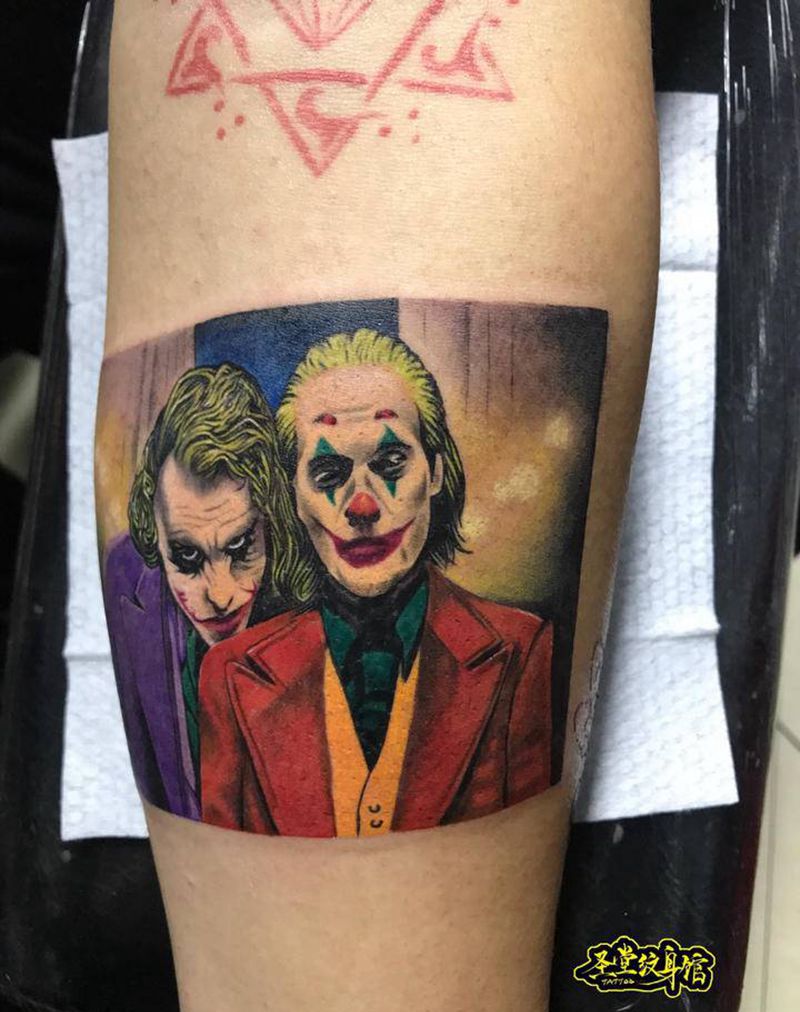 小丑纹身图片_手臂欧美写实纹身图案