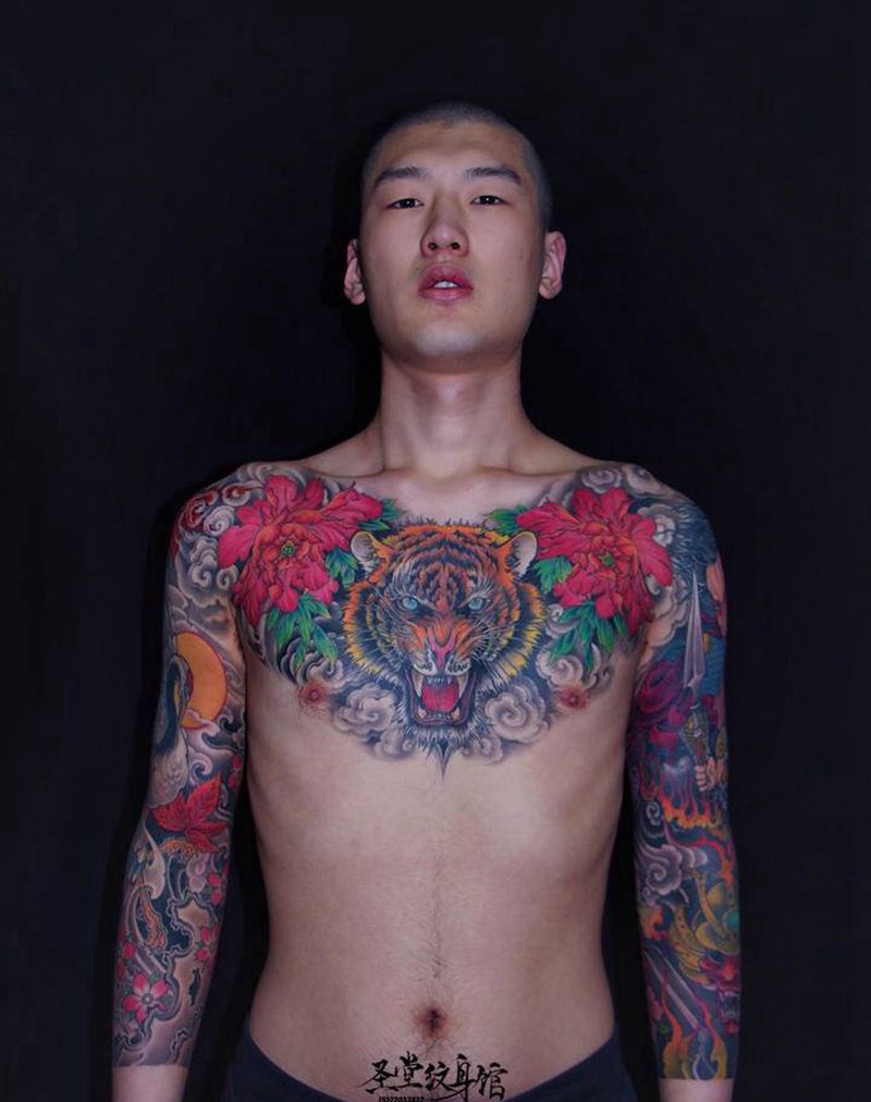 老虎纹身仙鹤纹身纹身图片_胸部手臂新传统纹身图案