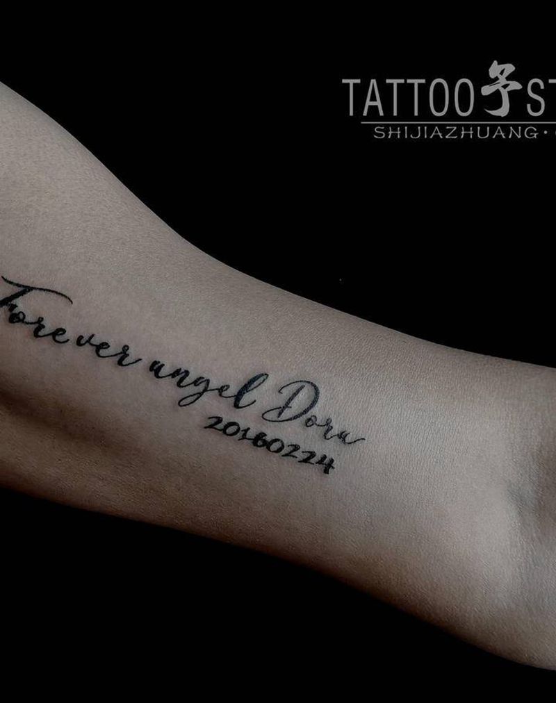 小英文也有故事纹身图片_肩部手臂纹身图案