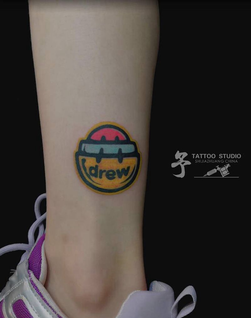 比伯粉纹身图片_腿部Old School卡通纹身图案