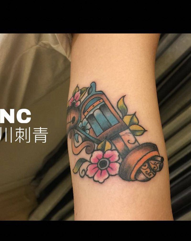 old school枪花纹身图片