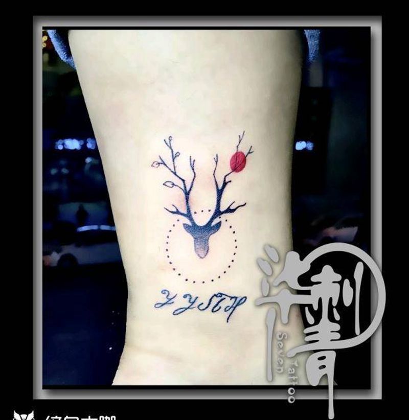 卡通 小清新纹身图片_脚部手臂New School点刺鹿皮卡丘纹身图案