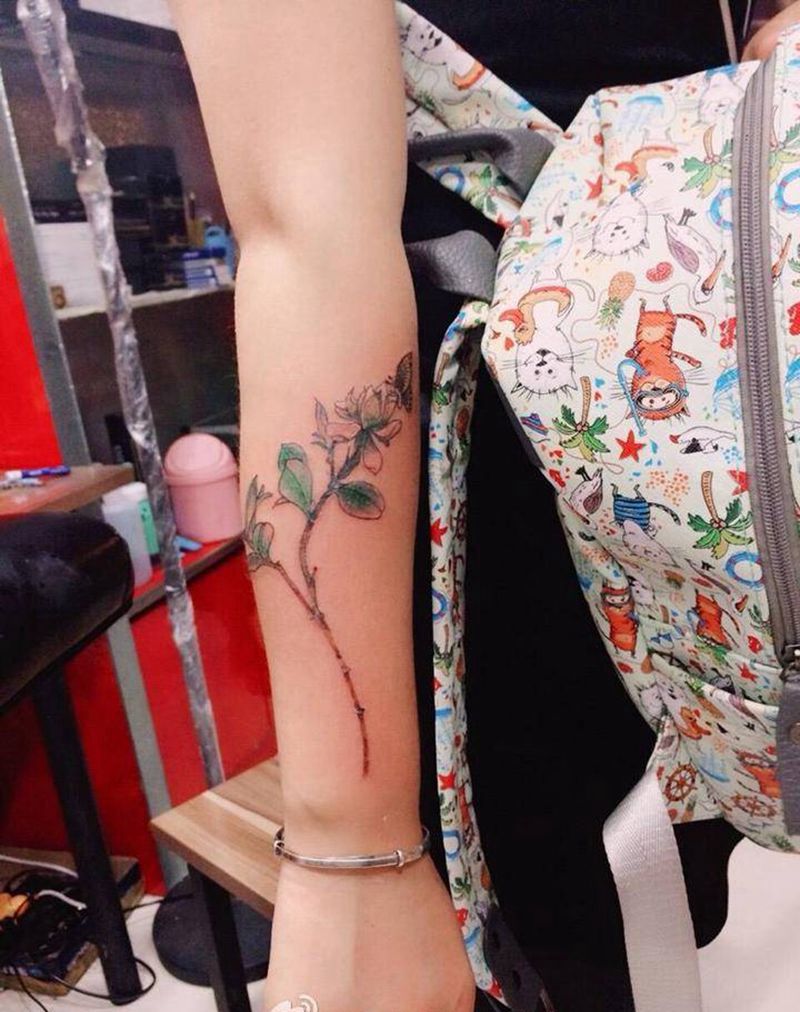 小臂栀子花纹身图片