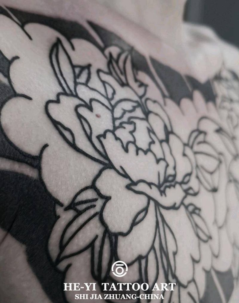 老传统花胸纹身图片_胸部背部老传统新传统老传统花胸牡丹老传统满背纹身图案