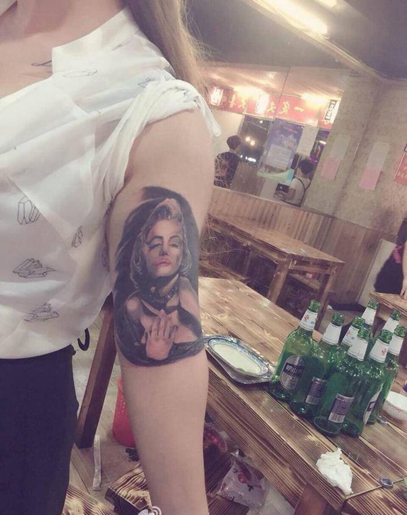 遮盖胎记，玛丽莲梦露纹身图片