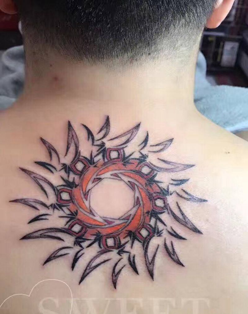后背太阳纹身图片