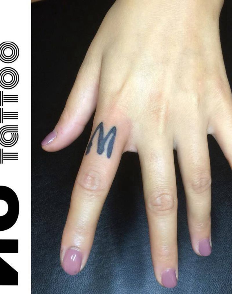 小字母纹身图片