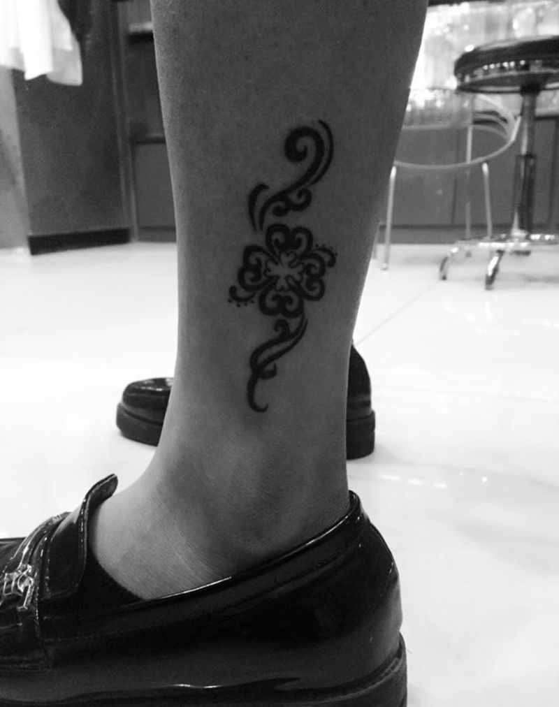 一个女孩的小清新纹身图片