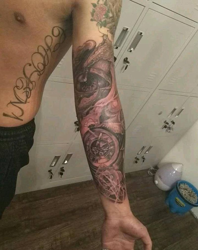 漫长的花臂未完成纹身图片_手臂欧美植物纹身图案